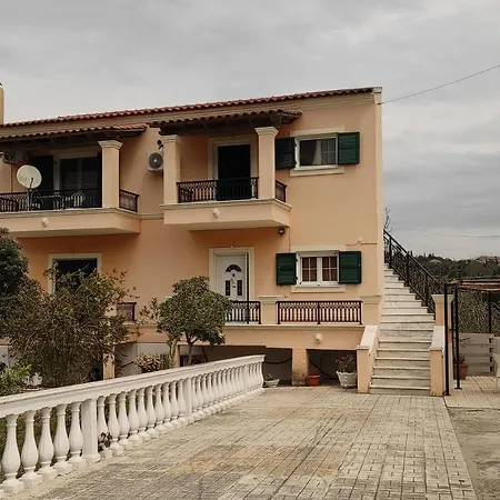 Сasa de vacaciones New Family House Corfu *